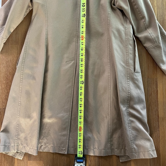 Authentic Burberry trench coat - Picture 11 of 13